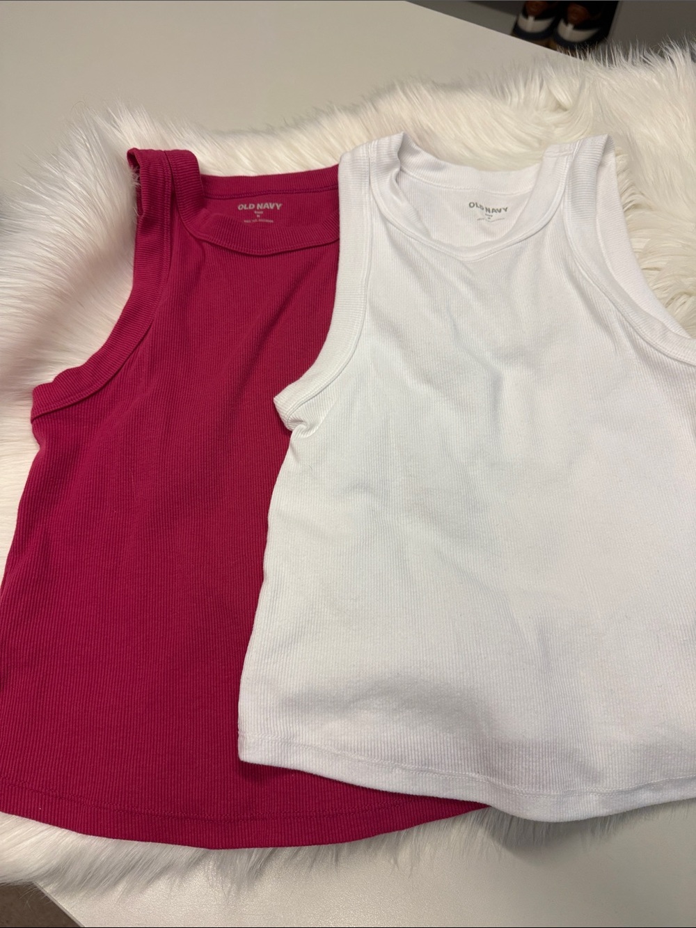 Lot of 2 Old Navy snug cropped tank tops
